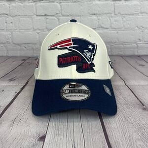 New Era 39THIRTY 2022 NFL New England Patriots Sideline OnField Flex Hat Cap M/L